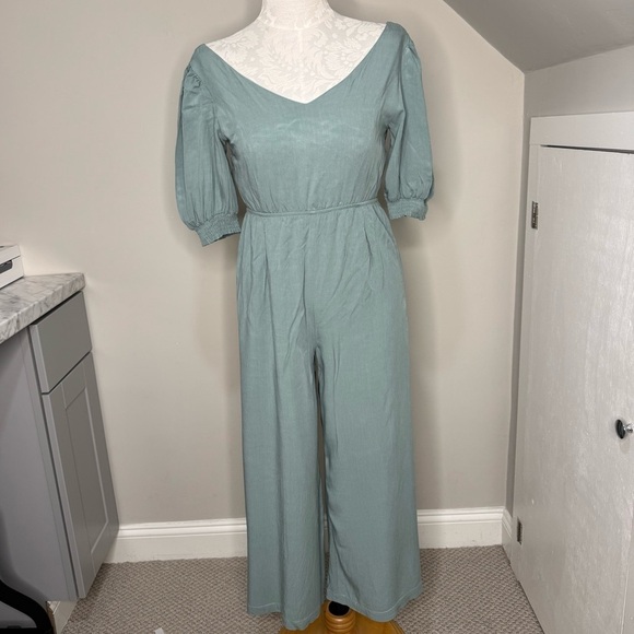 Sage Green Open Back Jumpsuit Sz Small - Picture 7 of 7